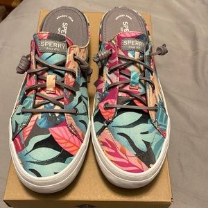 Sperry crest mule- size 10 womens. Fushia. Brand new, never worn- in box.